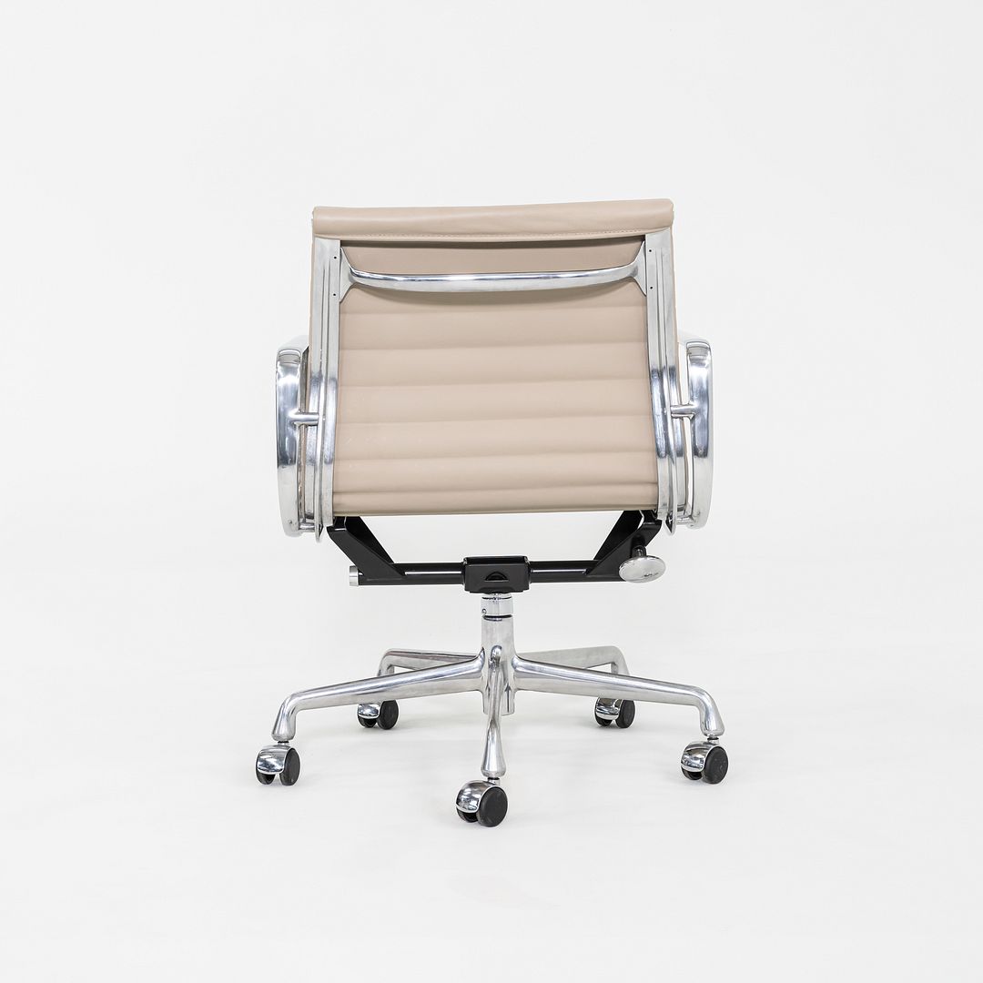 2012 Herman Miller Eames Aluminum Group Management Desk Chair in Off-White Leather 2x Available