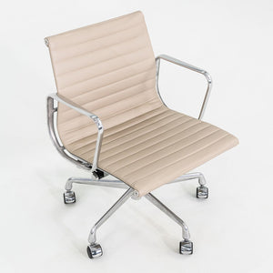 2012 Herman Miller Eames Aluminum Group Management Desk Chair in Off-White Leather 2x Available