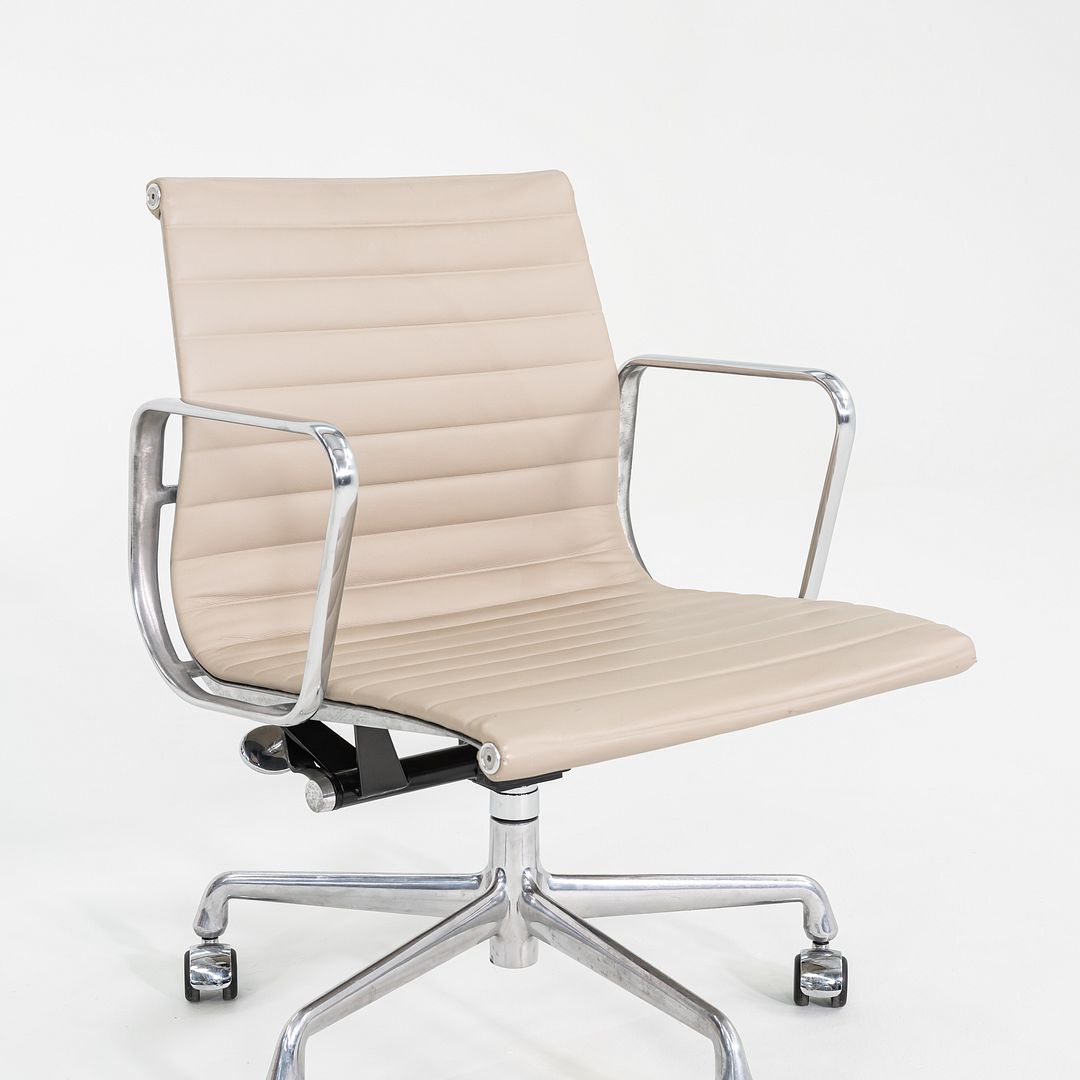 2012 Herman Miller Eames Aluminum Group Management Desk Chair in Off-White Leather 2x Available