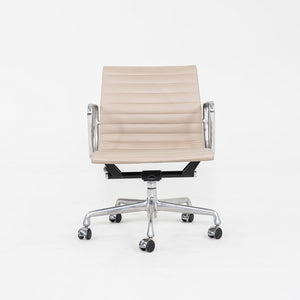 2012 Herman Miller Eames Aluminum Group Management Desk Chair in Off-White Leather 2x Available