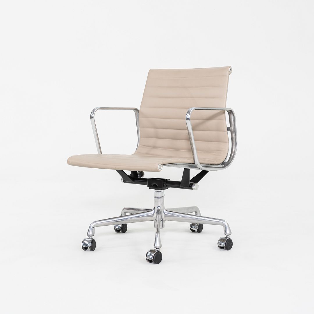 2012 Herman Miller Eames Aluminum Group Management Desk Chair in Off-White Leather 2x Available