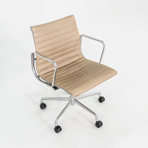 2007 Herman Miller Eames Aluminum Group Management Desk Chairs in Beige Leather 2x Available