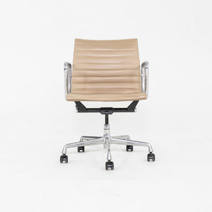 2007 Herman Miller Eames Aluminum Group Management Desk Chairs in Beige Leather 2x Available