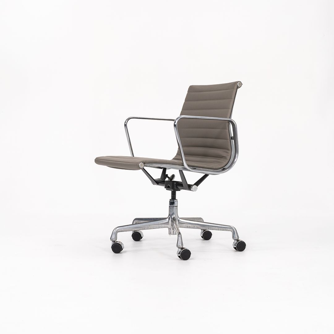 2010s Herman Miller Eames Aluminum Group Management Desk Chair in Greige leather