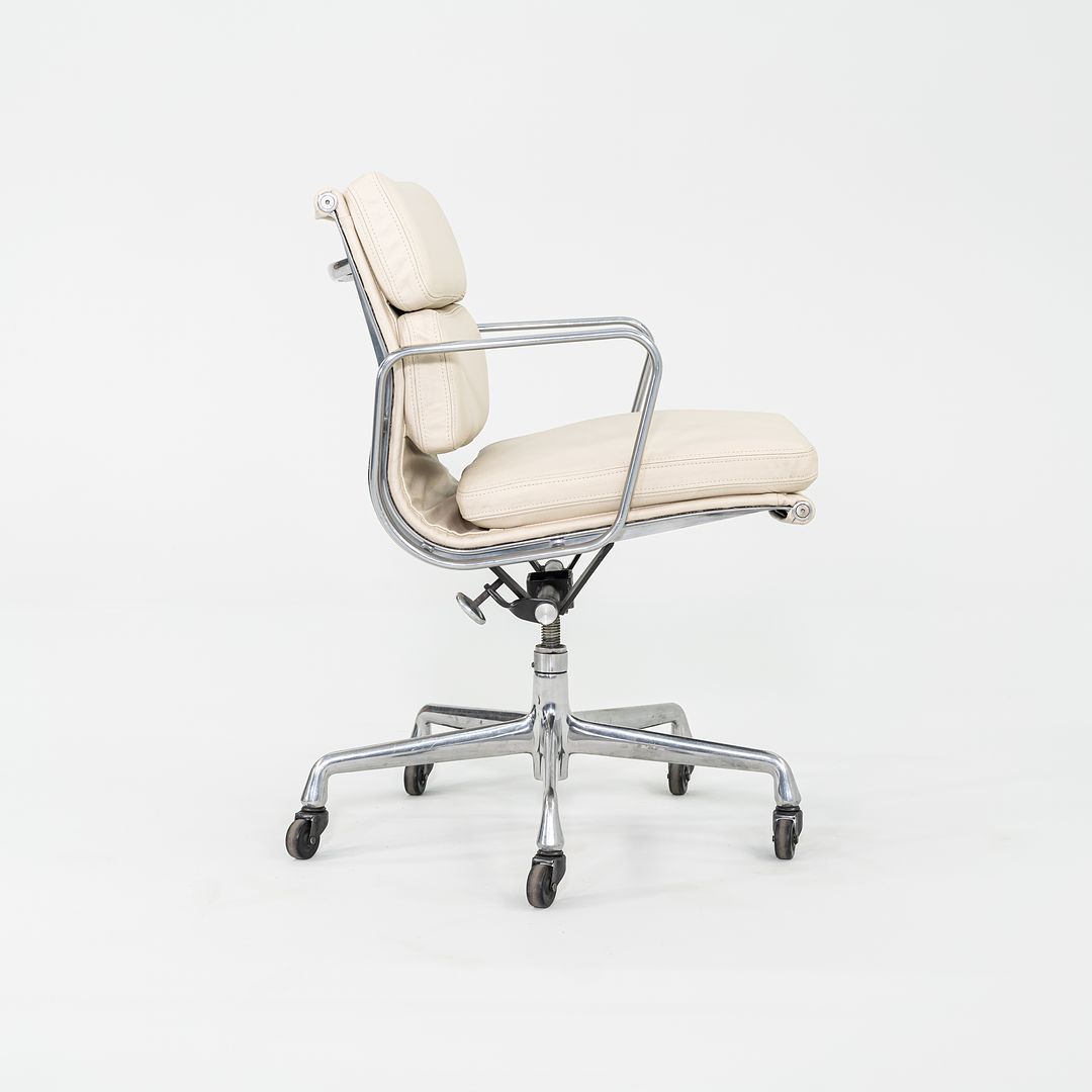 2010s Herman Miller Eames Soft Pad Management Desk Chair in Cream Leather