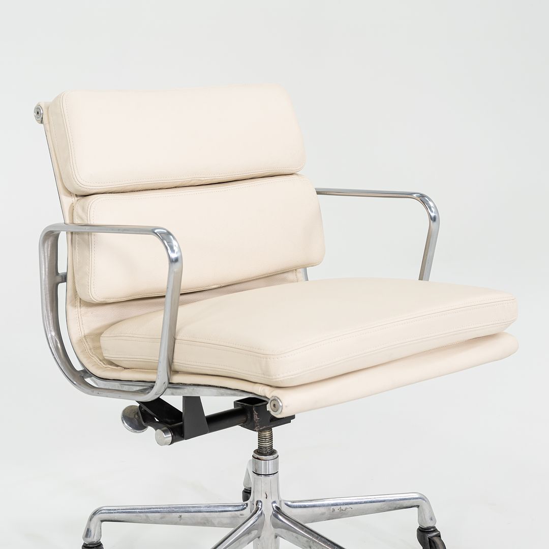 2010s Herman Miller Eames Soft Pad Management Desk Chair in Cream Leather