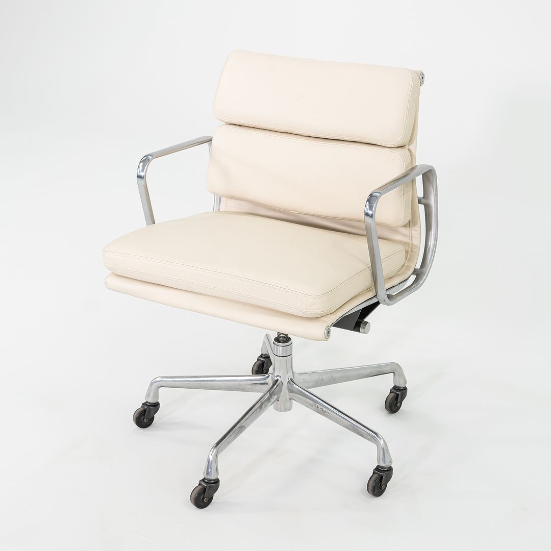 2010s Herman Miller Eames Soft Pad Management Desk Chair in Cream Leather