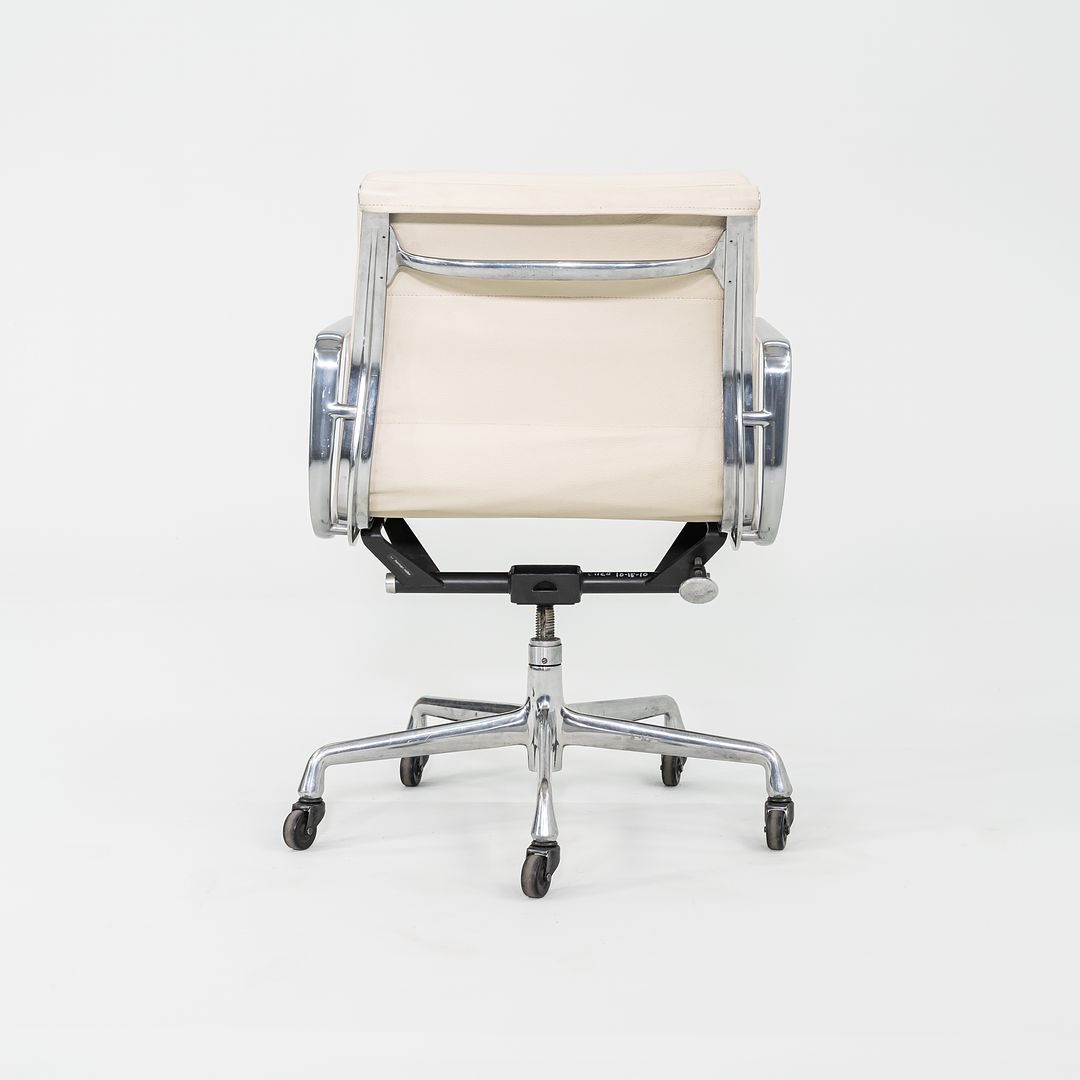 2010s Herman Miller Eames Soft Pad Management Desk Chair in Cream Leather