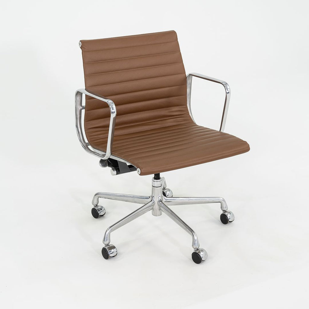 2010s Herman Miller Eames Aluminum Management Desk Chair in Chocolate Brown Leather