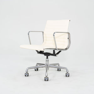 2010s Herman Miller Eames Aluminum Management Desk Chair in Cream Leather