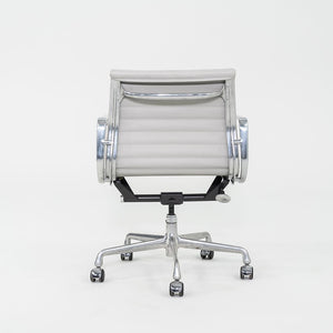 2010s Herman Miller Eames Aluminum Group Management Desk Chair in Grey Leather