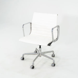 2010s Herman Miller Eames Aluminum Management Desk Chair in Light White Naugahyde