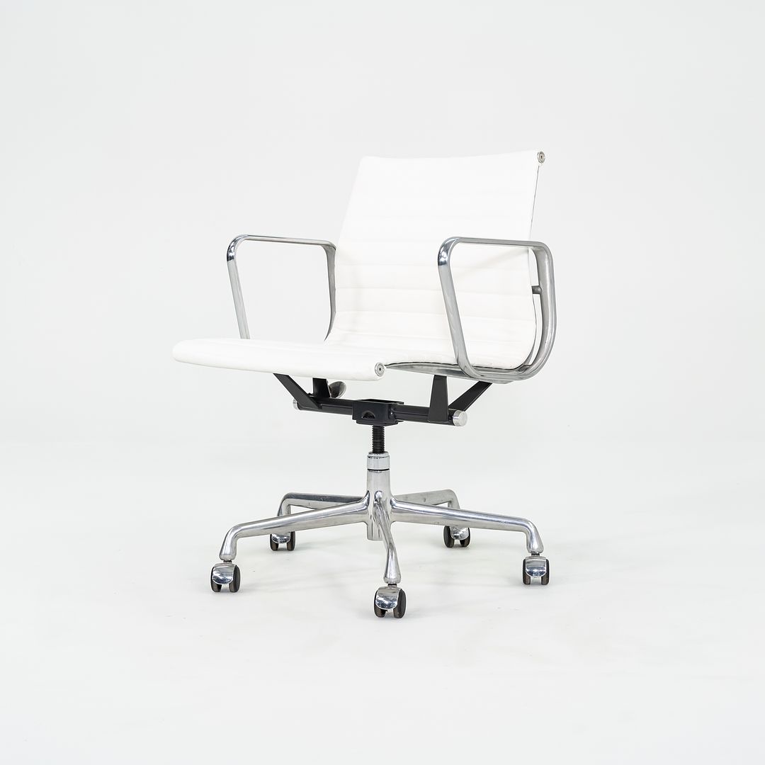 2010s Herman Miller Eames Aluminum Management Desk Chair in Light White Naugahyde