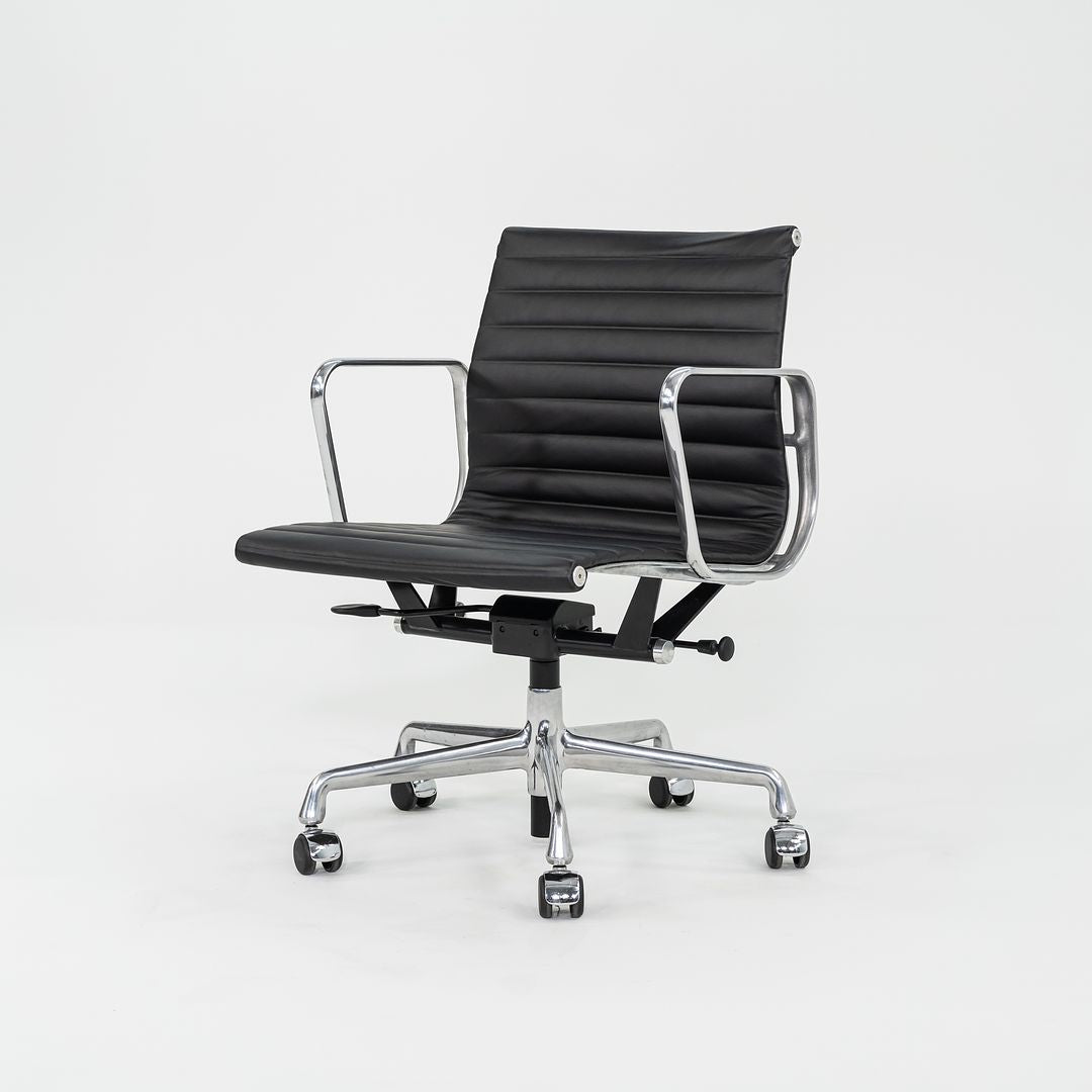 2010s Herman Miller Eames Aluminum Group Management Desk Chair in Black Leather 4x Available