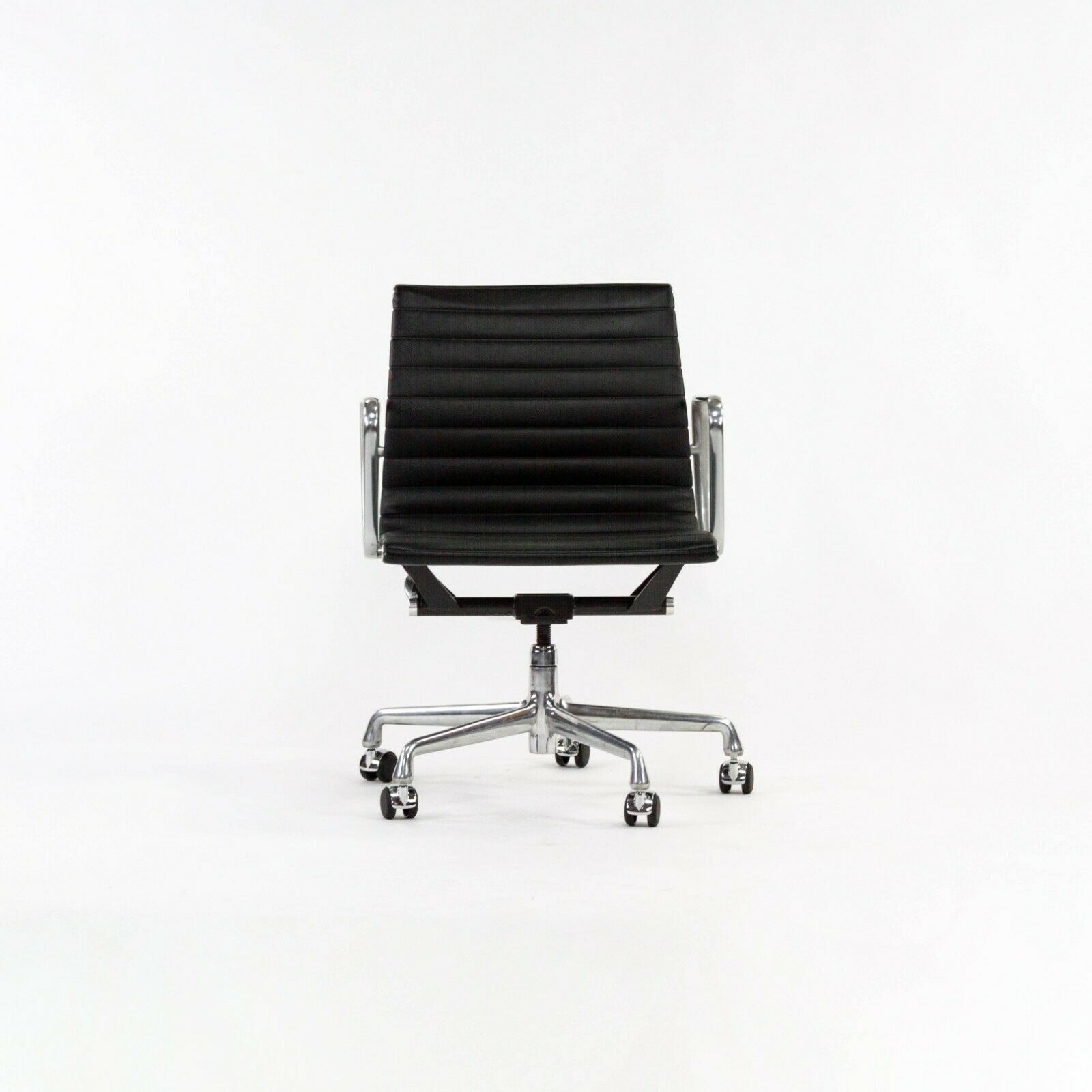 SOLD 2007 Herman Miller Eames Aluminum Group Management Desk Chair in Black Naugahyde