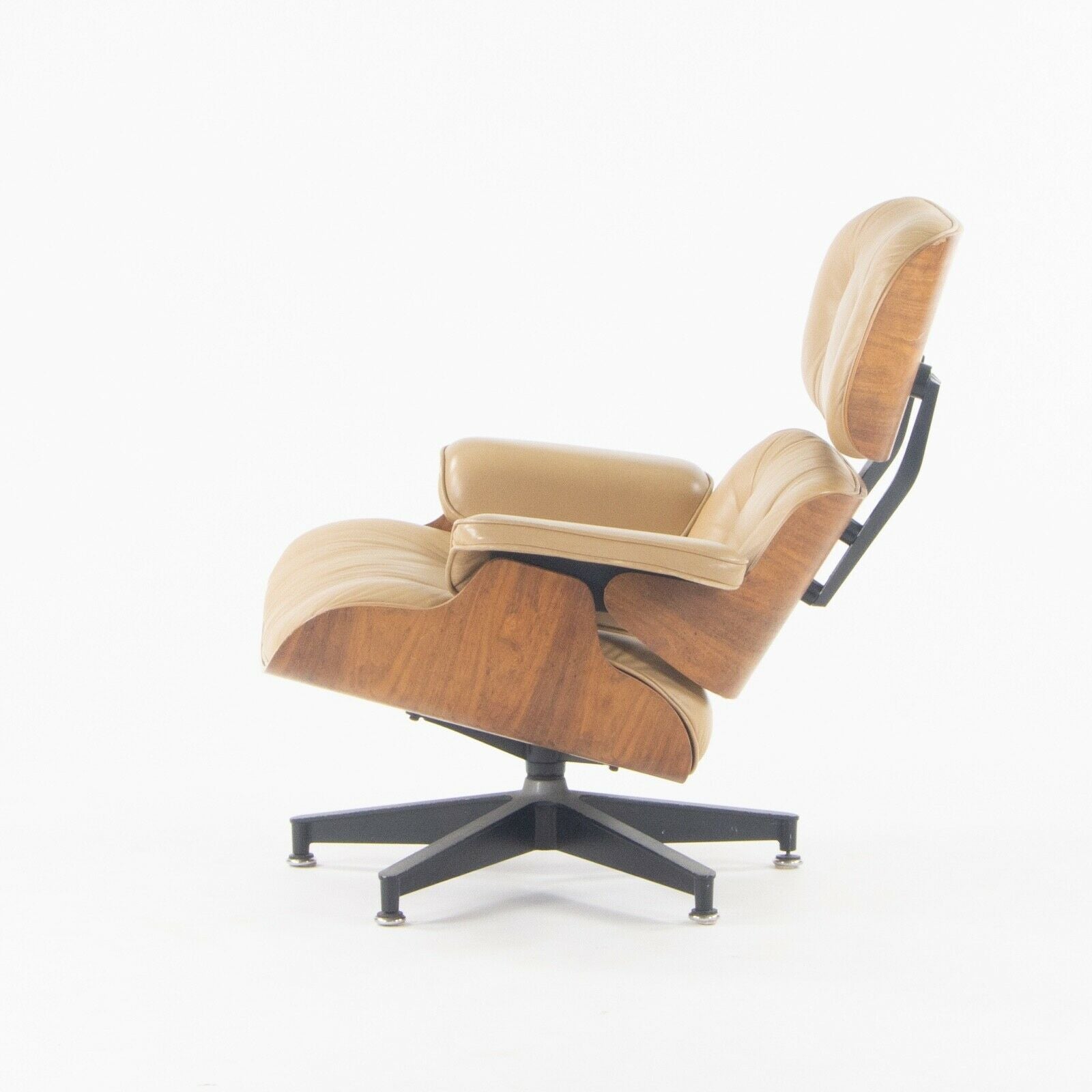 SOLD 1970s Herman Miller Eames Lounge Chair and Ottoman 670 671 Rosewood Tan Leather