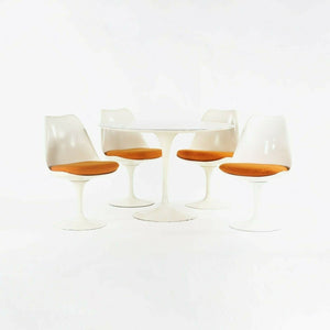 1960s Eero Saarinen for Knoll Tulip Dining Table and Four White Tulip Side Chairs