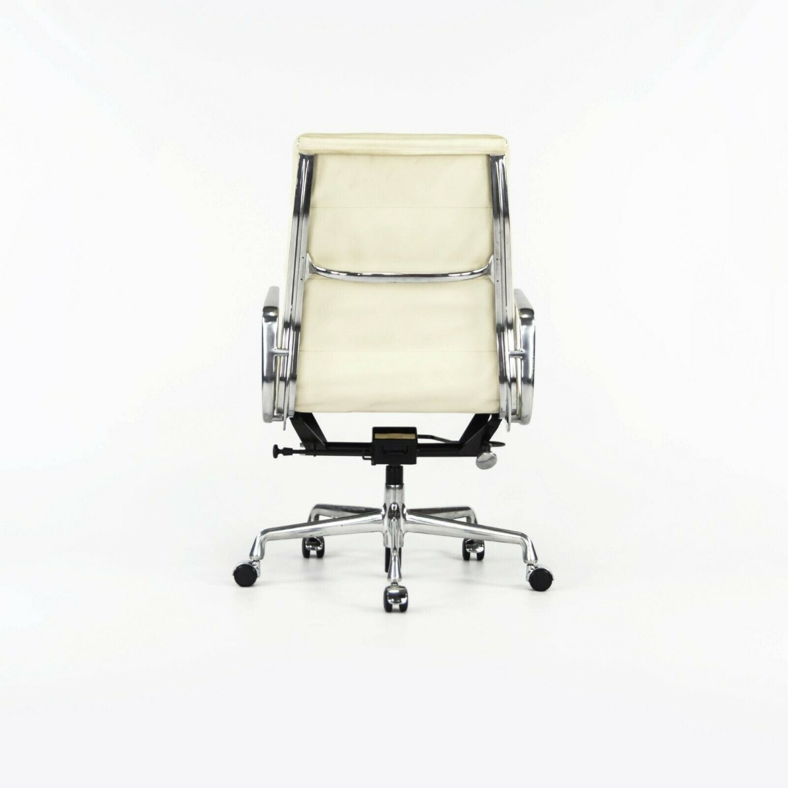 SOLD 2011 Herman Miller Eames Aluminum Group Executive Soft Pad Desk Chair Ivory 12+