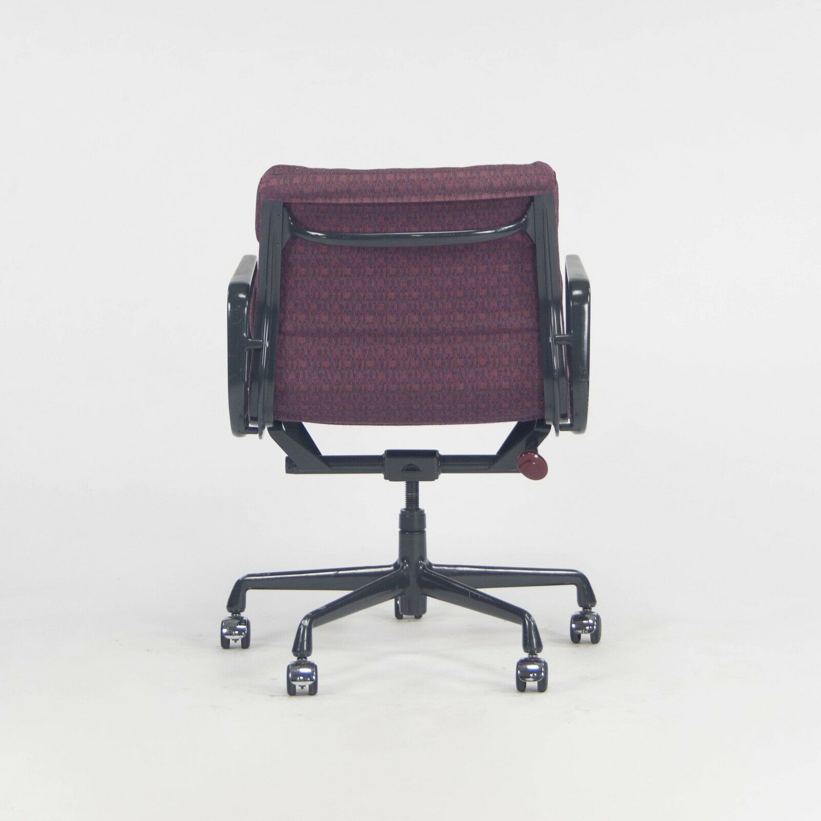 SOLD 1999 Herman Miller Eames Aluminum Group Soft Pad Management Chair Purple Fabric