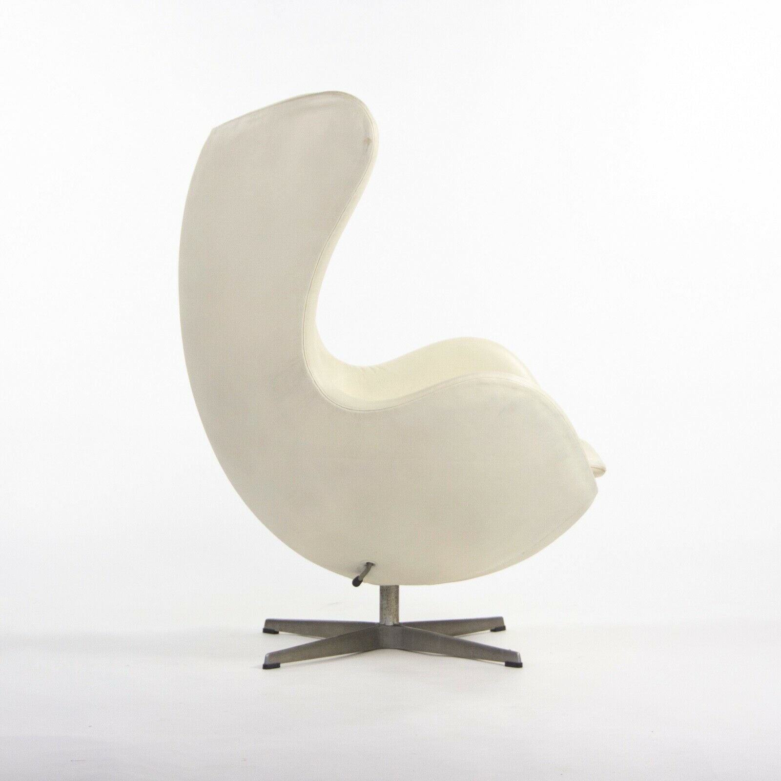 1998 Arne Jacobsen for Fritz Hansen White Leather Egg Chair with Ottoman