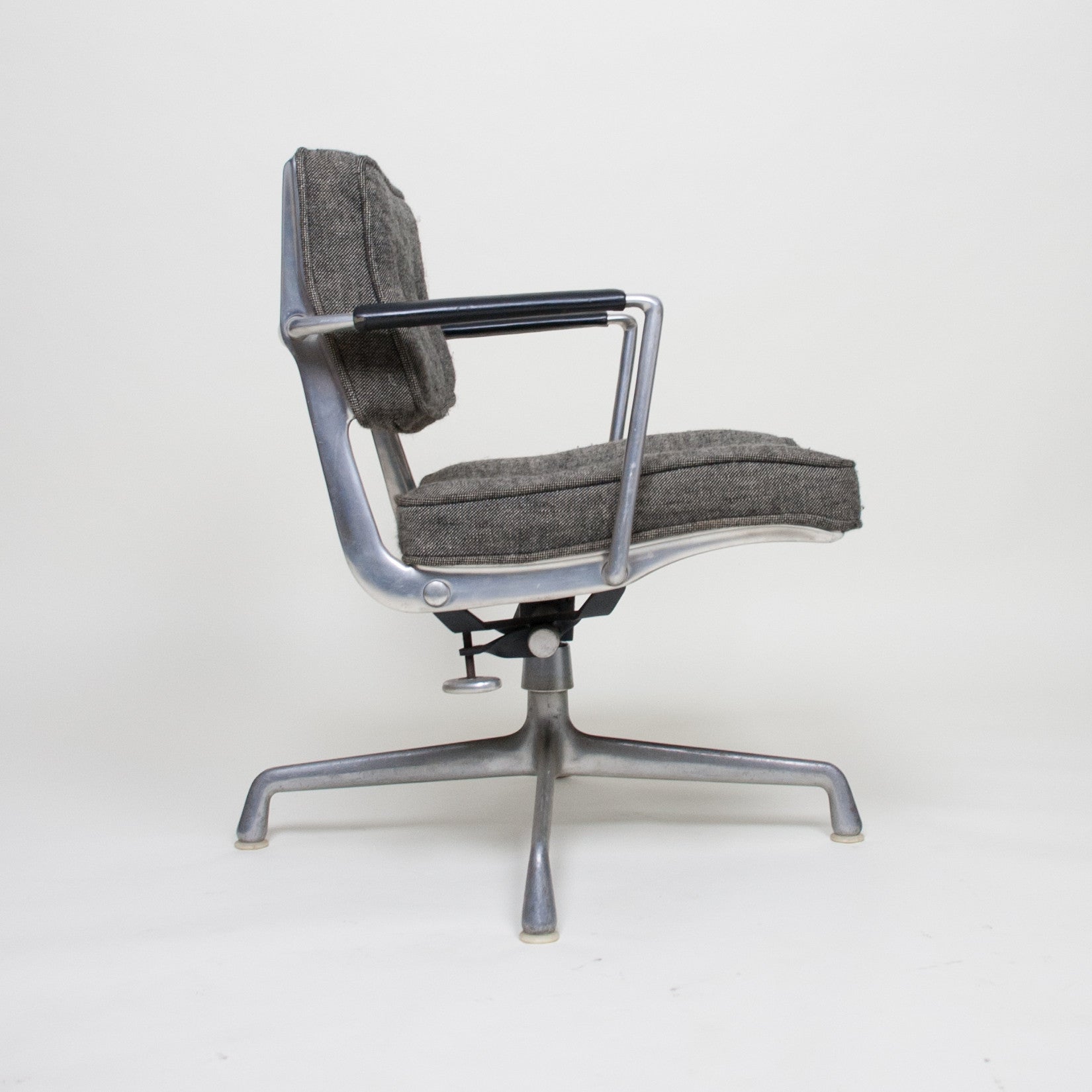 SOLD Museum Quality Rare 1968 Eames Herman Miller Armchair Aluminum Group Girard