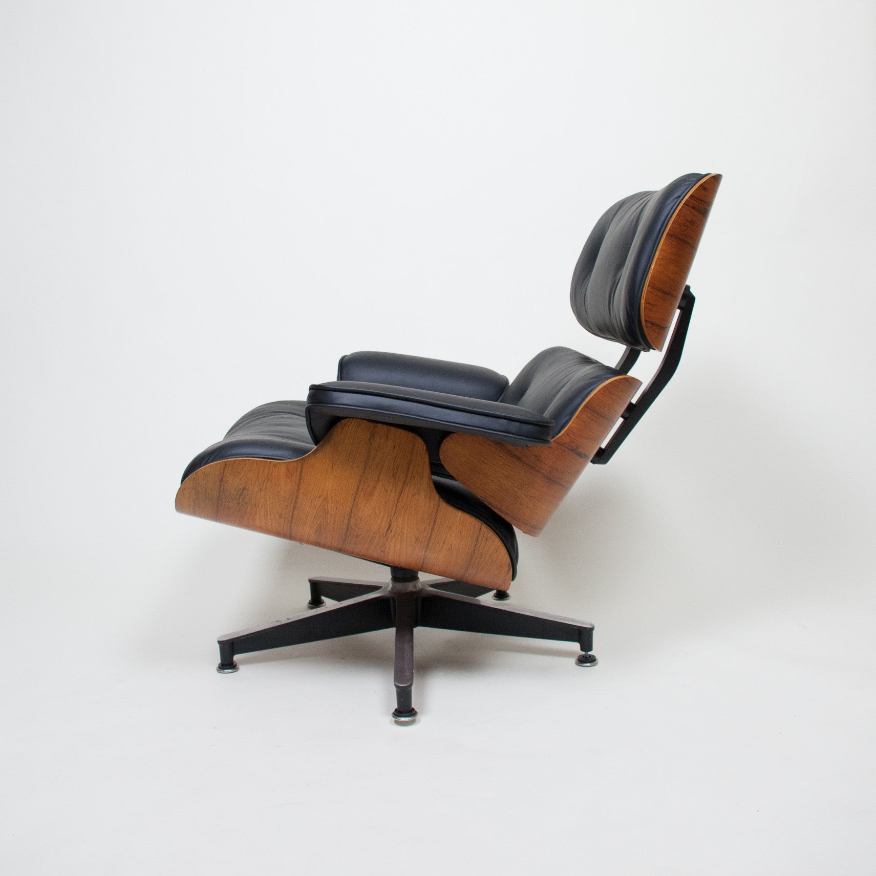 SOLD 1970's Herman Miller Eames Lounge Chair & Ottoman Rosewood 670 671 New Cushions