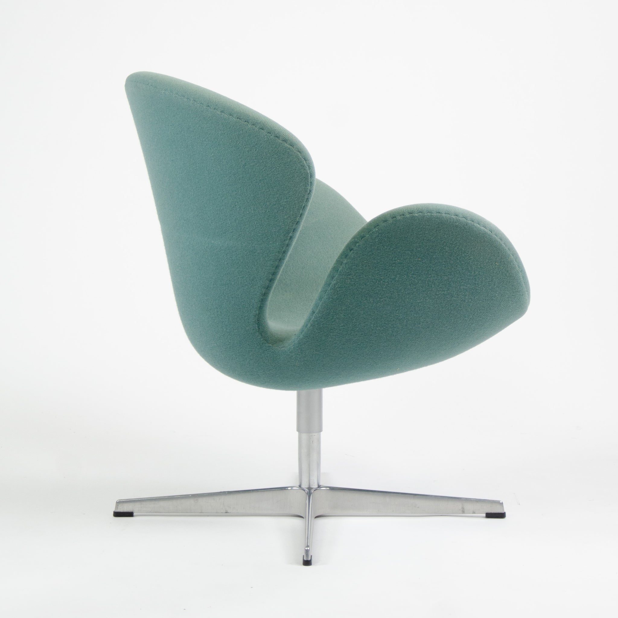 SOLD Arne Jacobsen Fritz Hansen Denmark Swan Chair Turquoise Upholstery 2008