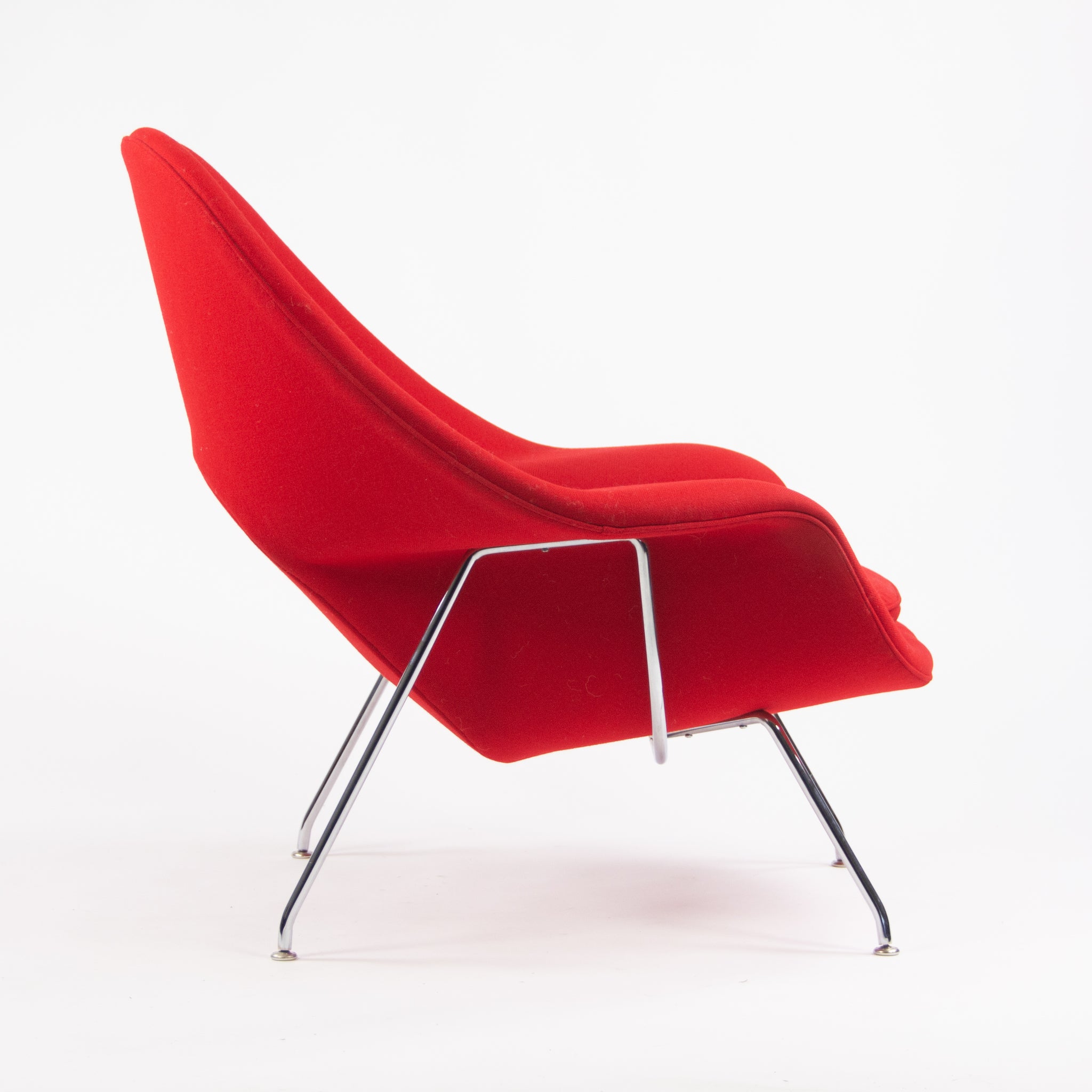 SOLD 2000's Eero Saarinen Womb Chair and Ottoman Knoll Studio Full-Size Red Hopsack