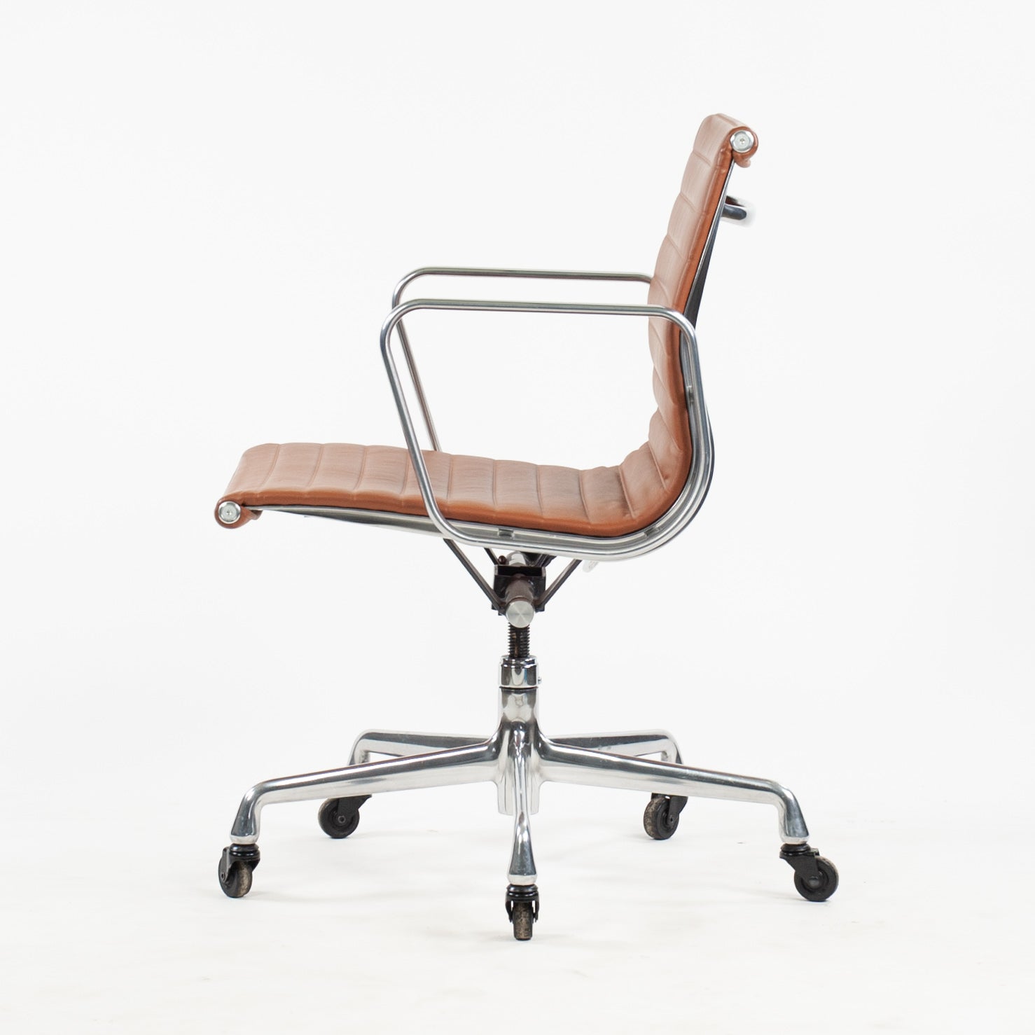 SOLD Herman Miller Eames Low Aluminum Group Management Desk Chair Cognac Leather 2010