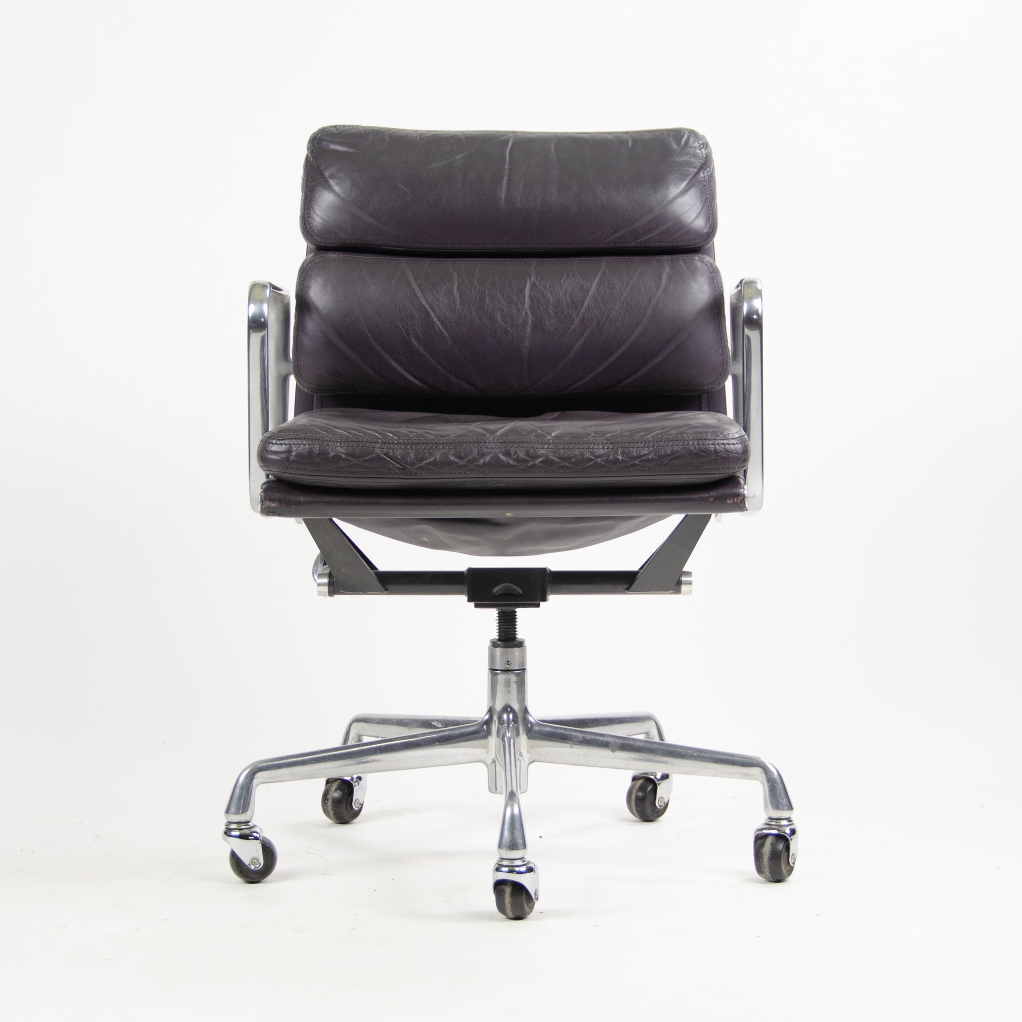 SOLD Herman Miller Eames 1987 Soft Pad Low Aluminum Group Chair Gray/Blue Leather 3x Available