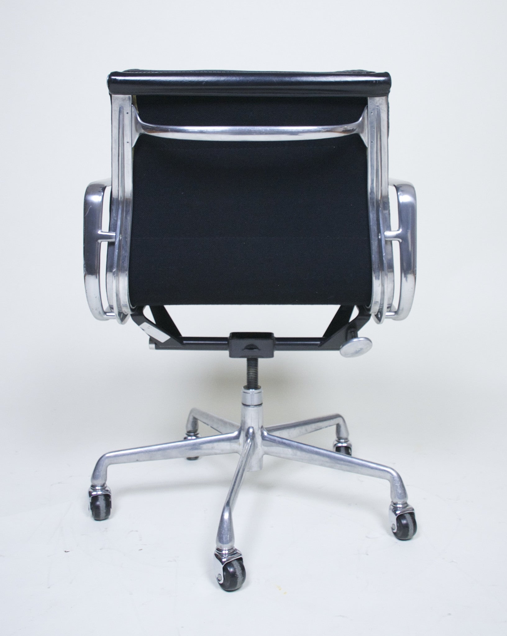 SOLD Eames Herman Miller Soft Pad Aluminum Group Chair Black Leather Set Of 4