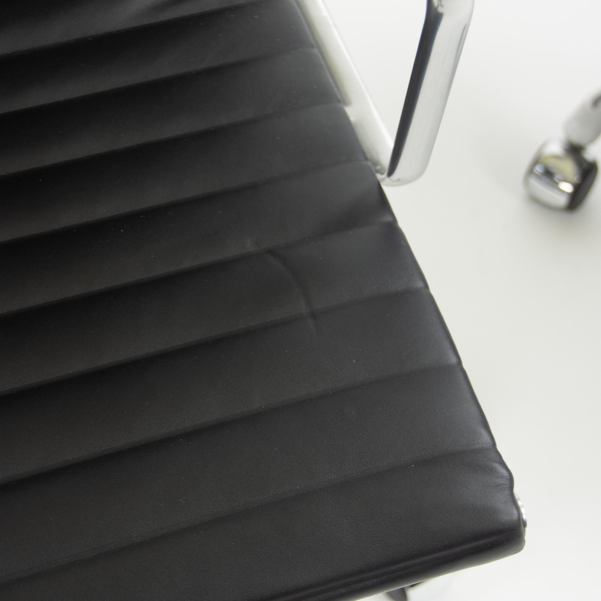 SOLD Herman Miller Eames 2010's Low Aluminum Group Management Desk Chair Black Leather