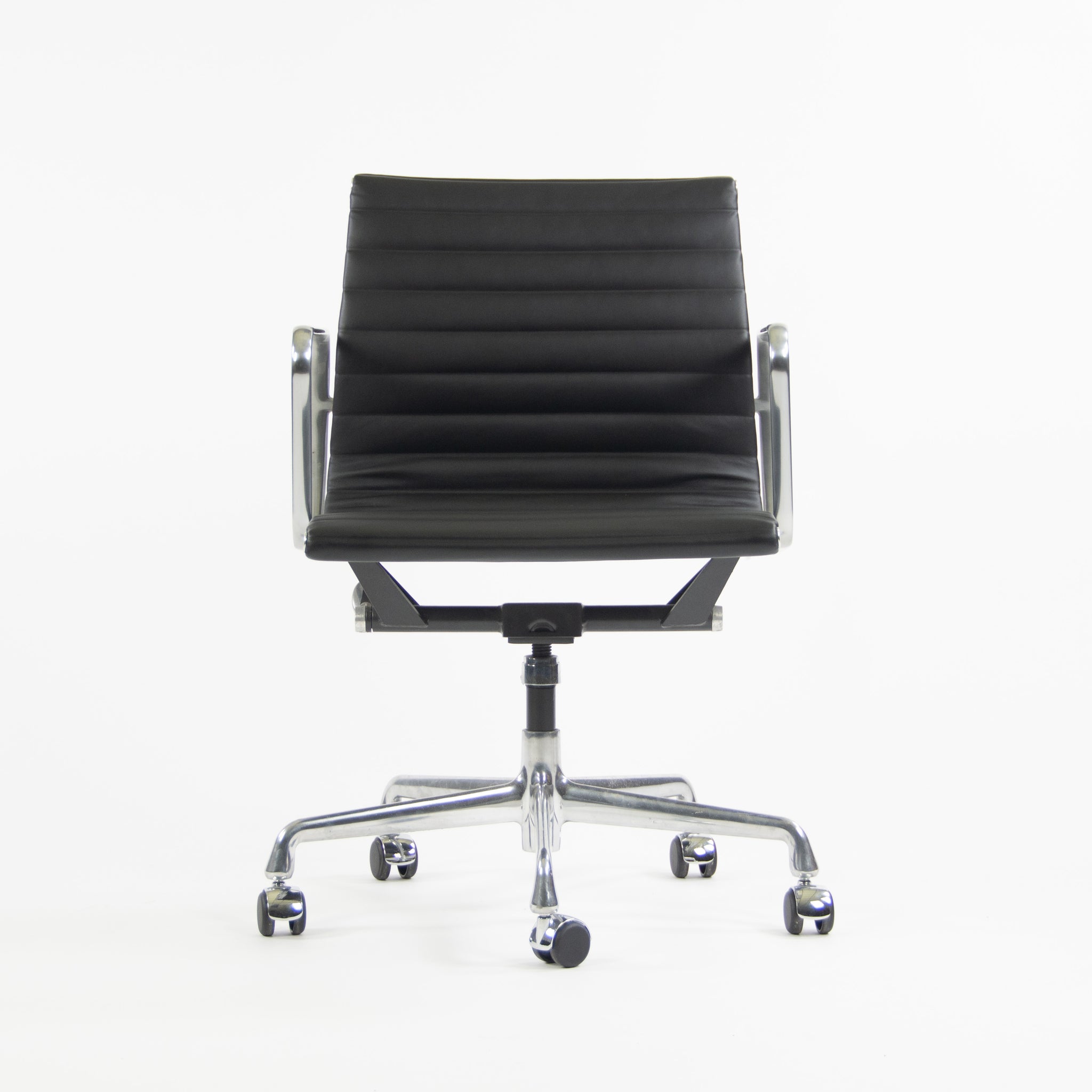 SOLD Herman Miller Eames 2010's Low Aluminum Group Management Desk Chair Black Leather