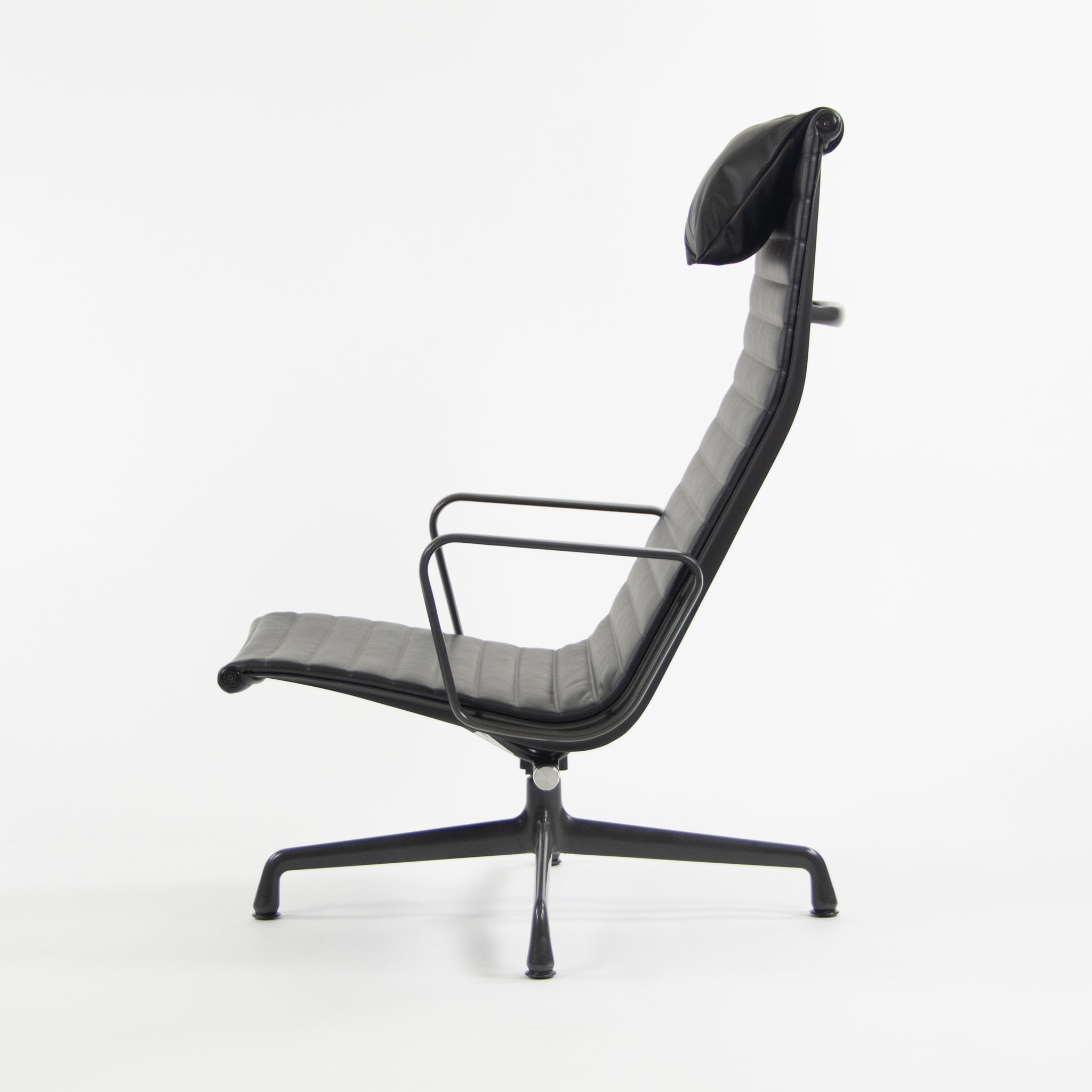 SOLD Eames Herman Miller 2018 Aluminum Group Lounge Chair Black Leather Charcoal Frame