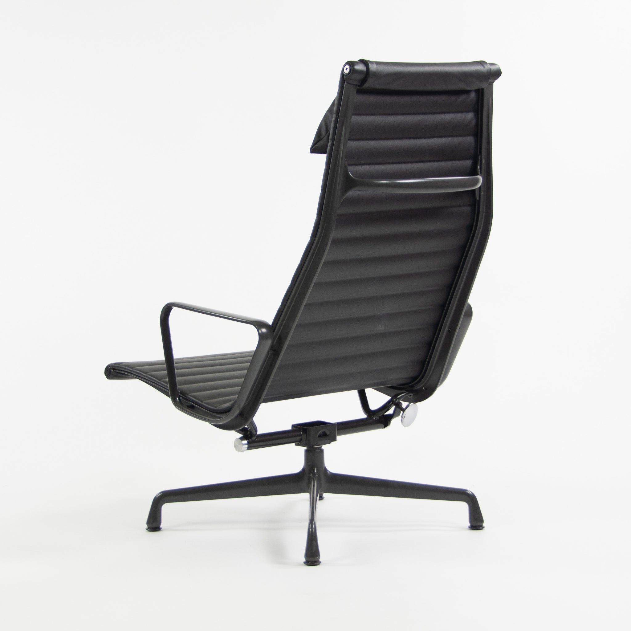 SOLD Eames Herman Miller 2018 Aluminum Group Lounge Chair Black Leather Charcoal Frame