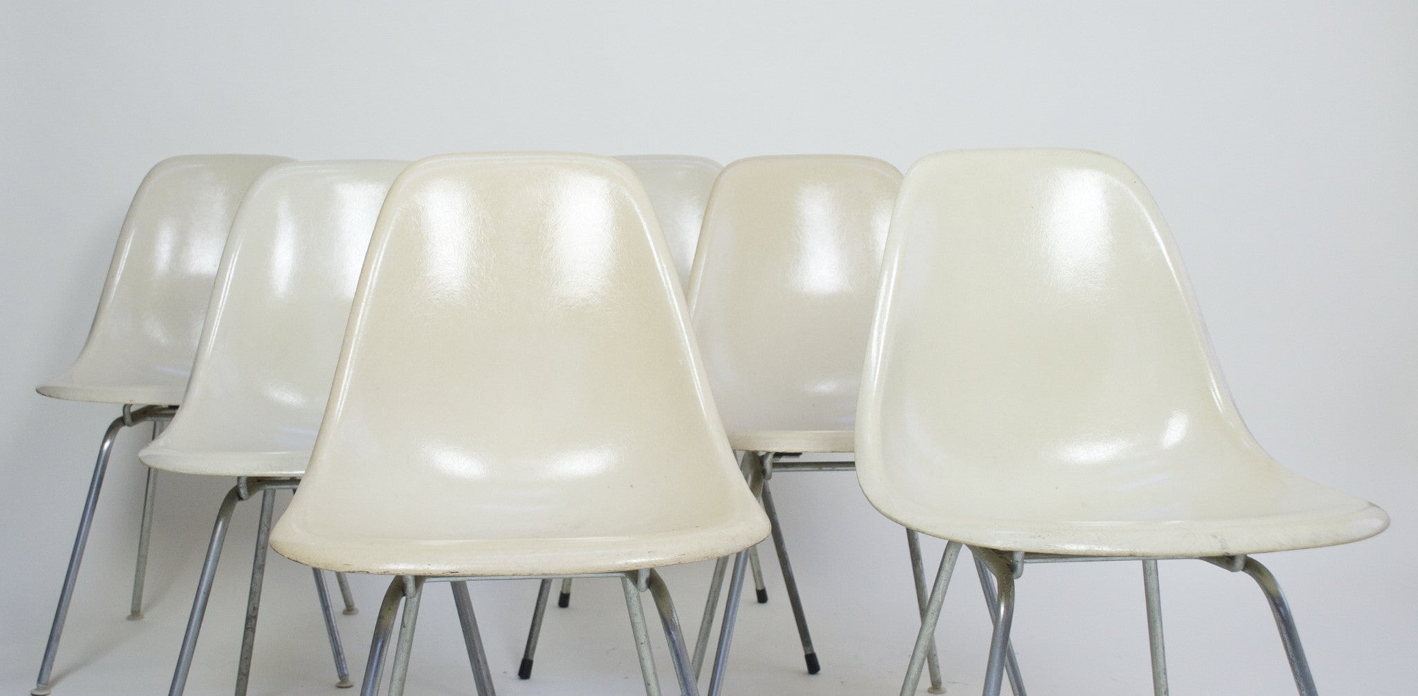 SOLD Original Set Of 6 White / Parchment Eames Herman Miller Fiberglass Shell Chairs