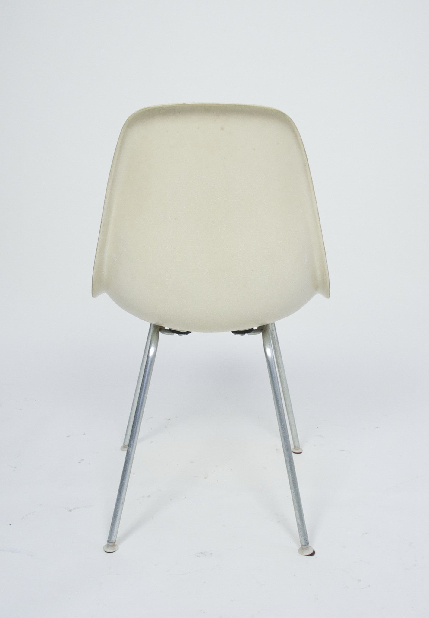 SOLD Original Set Of 6 White / Parchment Eames Herman Miller Fiberglass Shell Chairs