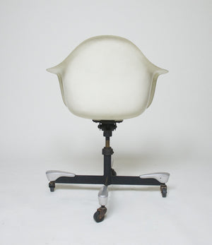 SOLD 1953 DAT Rare Herman Miller Eames Fiberglass Arm Shell Chair vintage