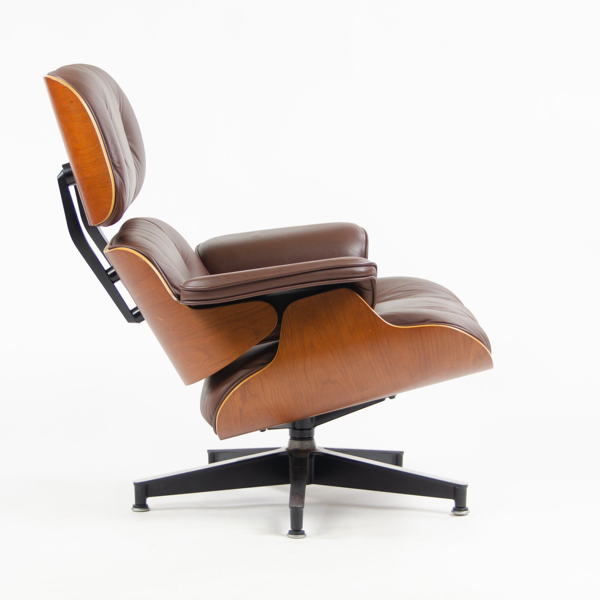 SOLD 2008 Herman Miller Eames Lounge Chair & Ottoman Cherry 670 671 Brown Leather