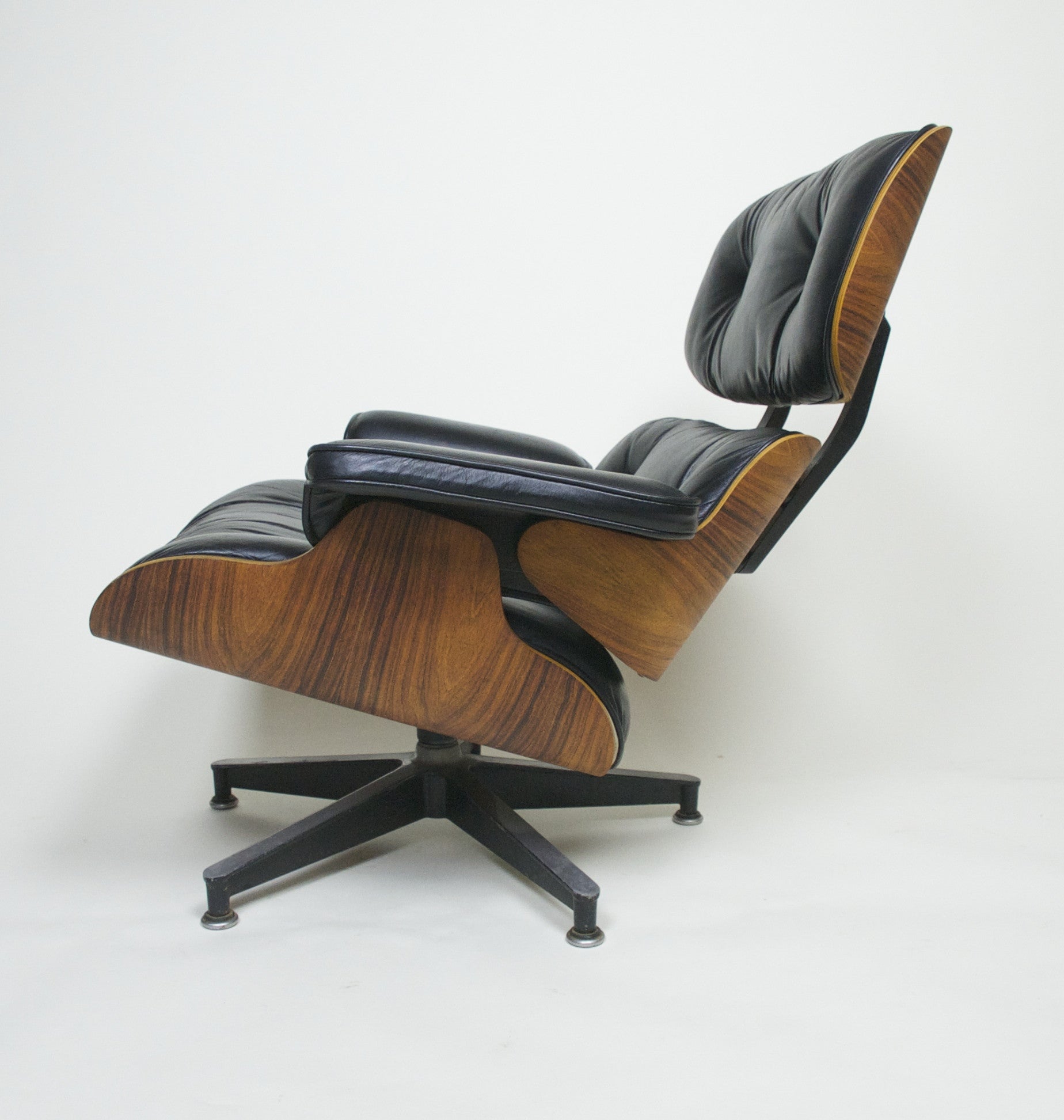 SOLD 1978 Herman Miller Eames Lounge Chair & Ottoman Rosewood 670 671