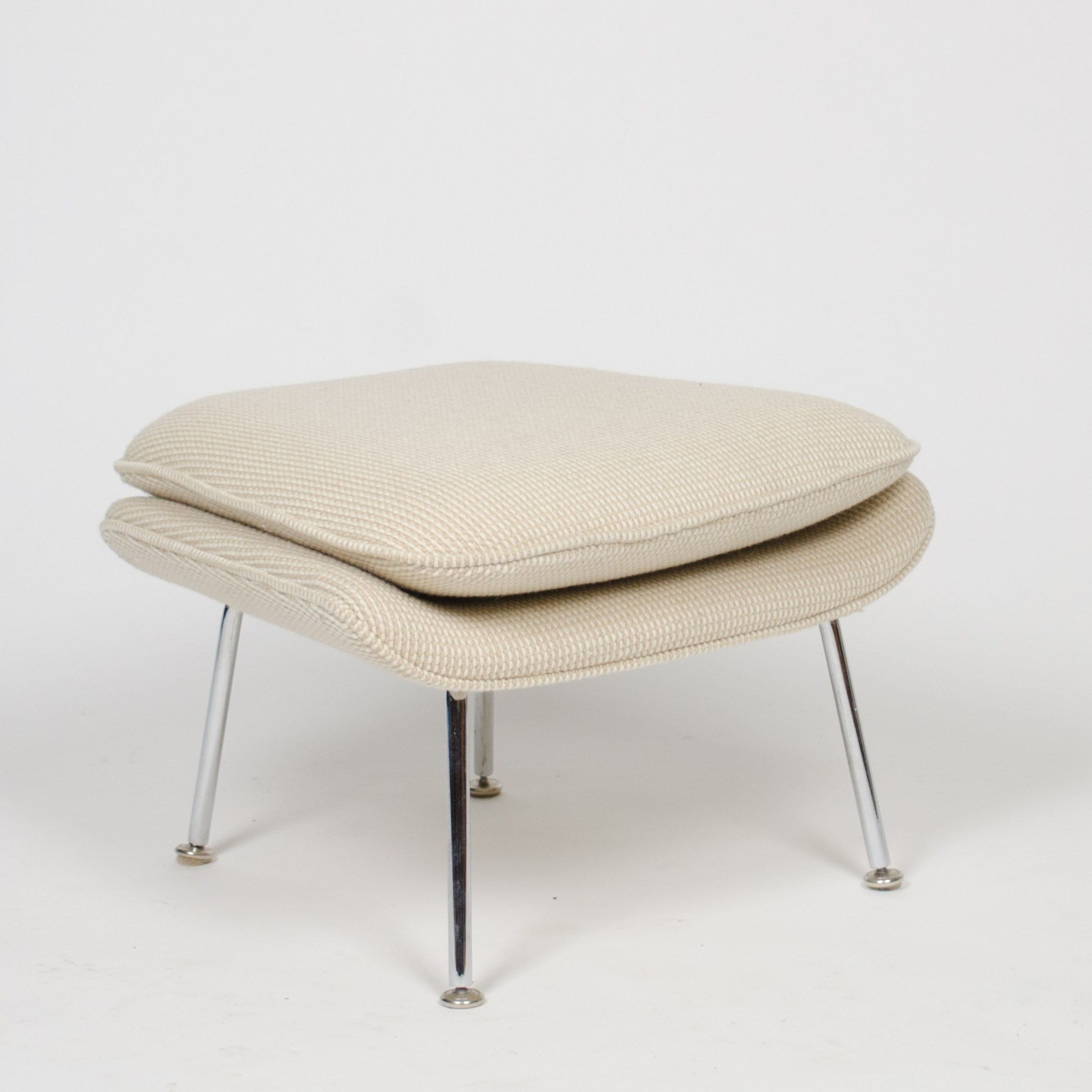 SOLD Eero Saarinen Womb Chair Knoll International Mid-Size Ivory Cato Fabric MINT!